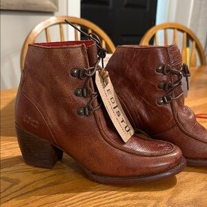 NIB BedStu Mage Boots